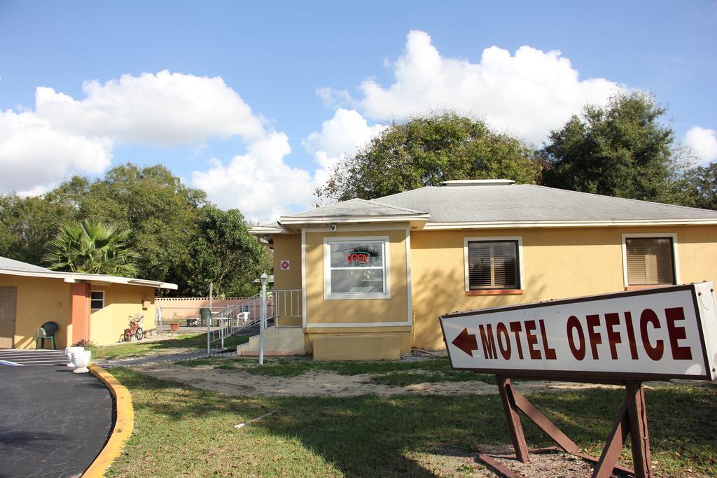 Prince Of Wales Motel 莱克威尔士 外观 照片