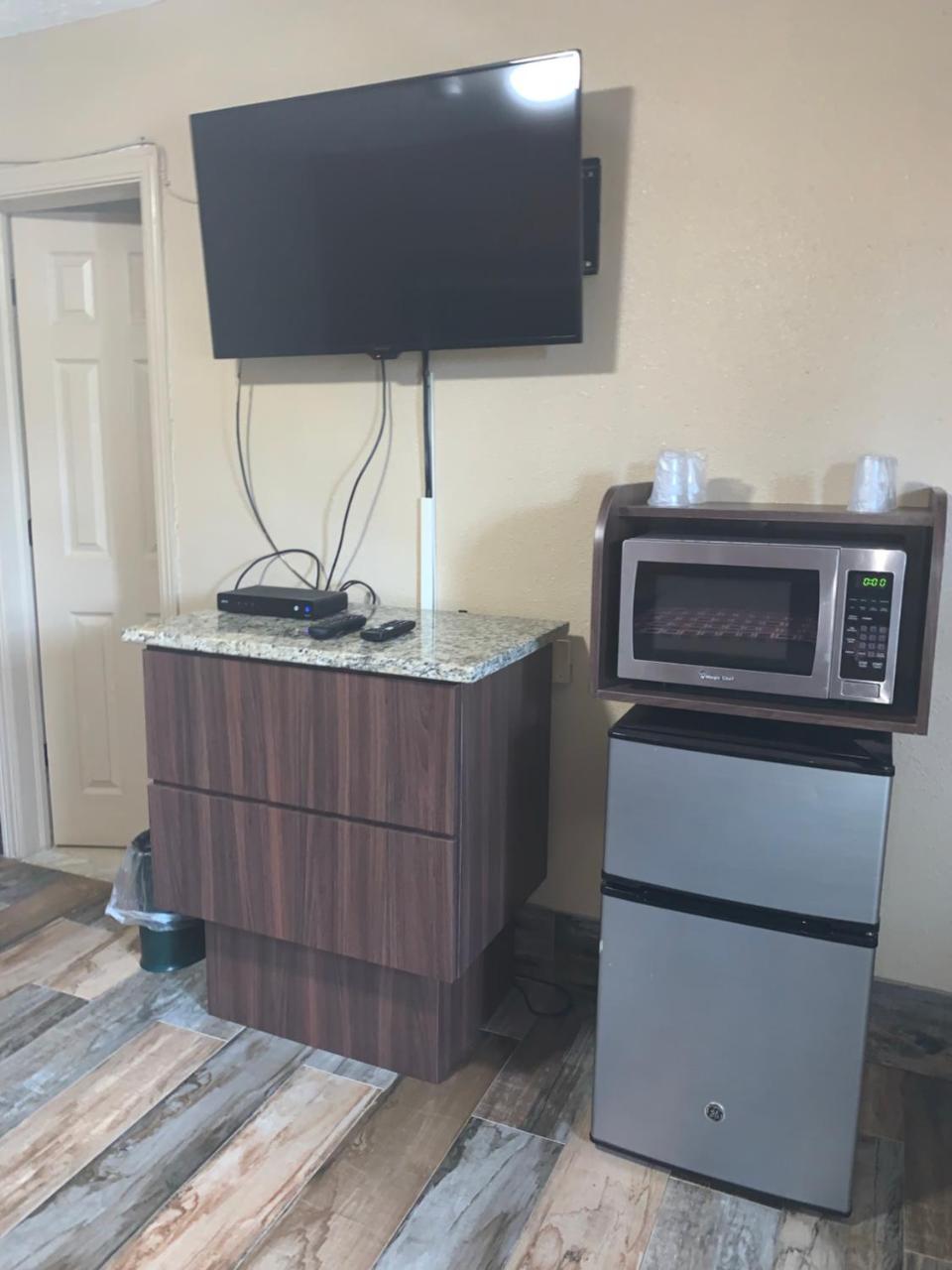 Prince Of Wales Motel 莱克威尔士 外观 照片