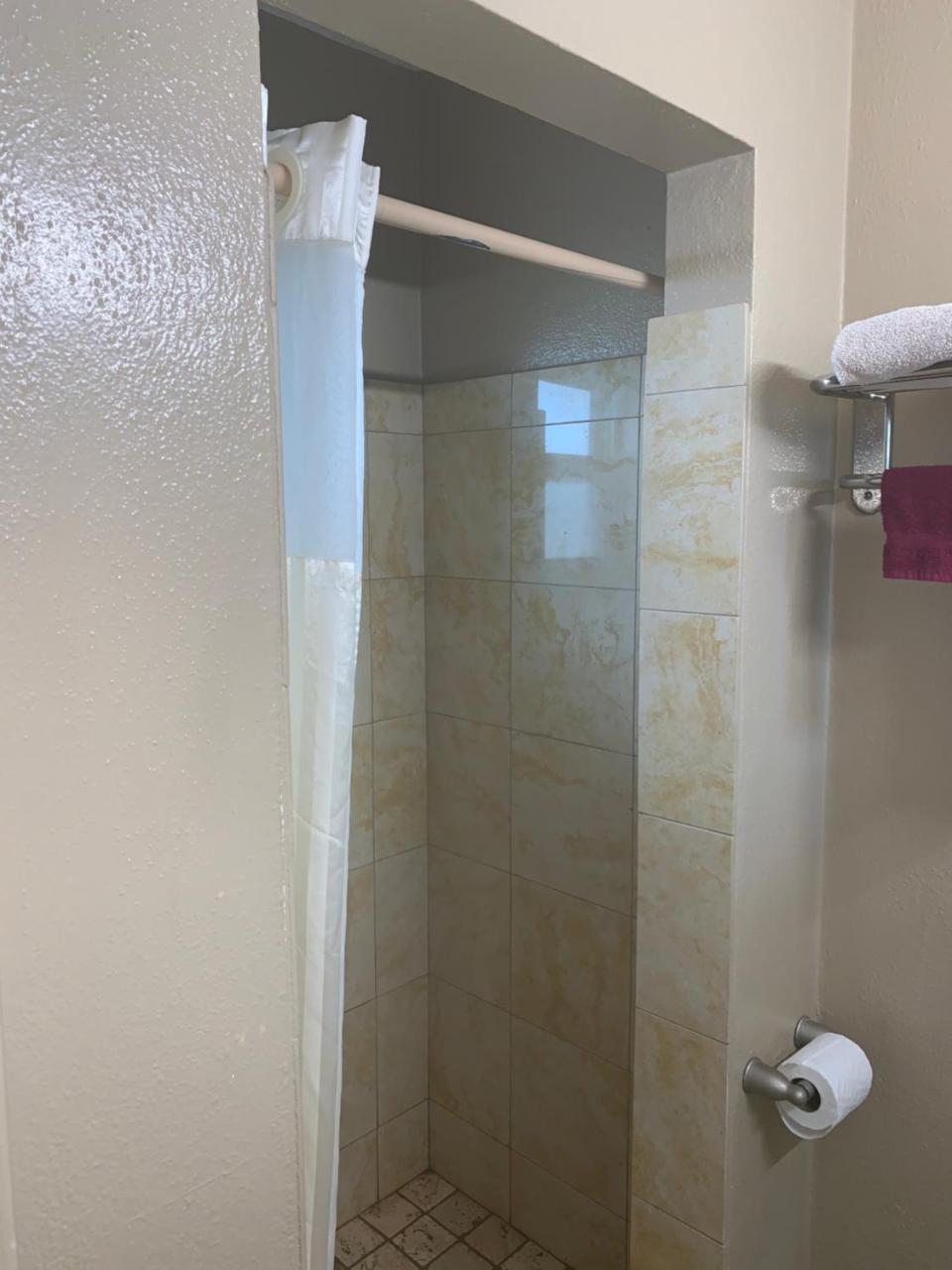 Prince Of Wales Motel 莱克威尔士 外观 照片